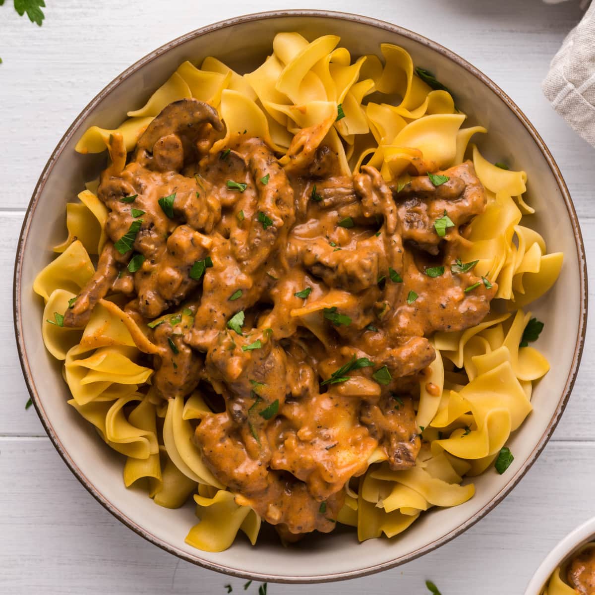 Rich & Creamy Beef Stroganoff: A Classic Comfort Dinner
